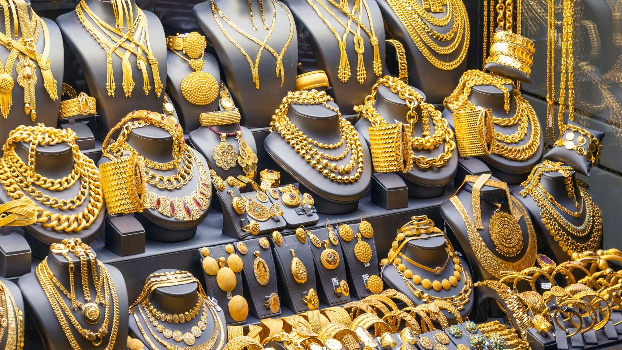 7 Key Questions to Ask Your Gold Jewelry Manufacturer
